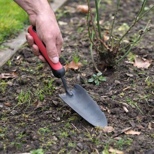 Narrow transplanting shovel